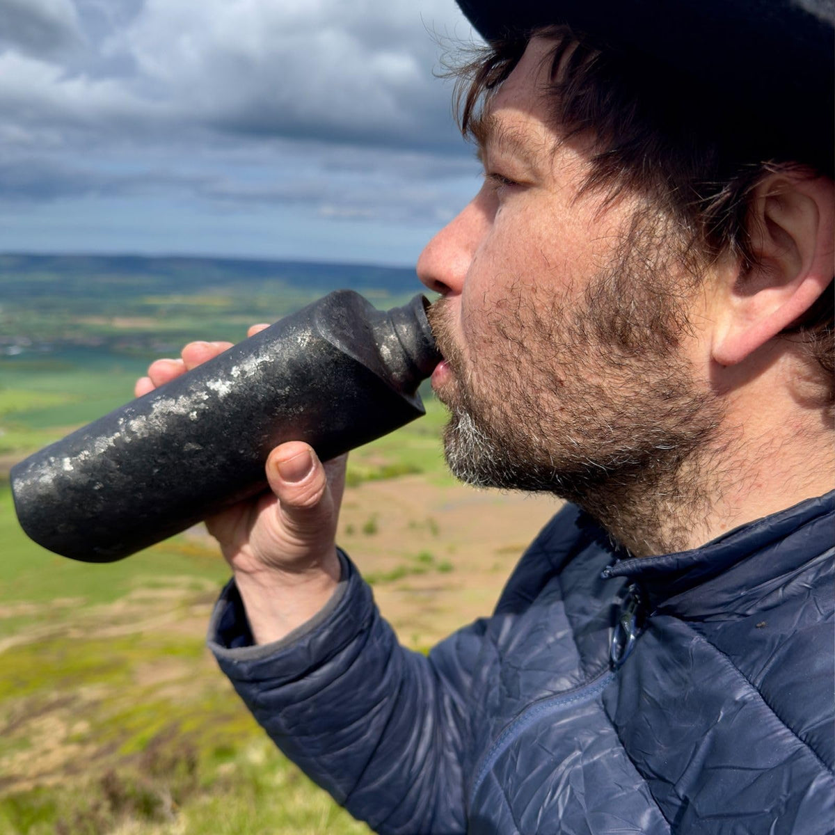 Ultralight Titanium Water Bottle – Leakproof, Black